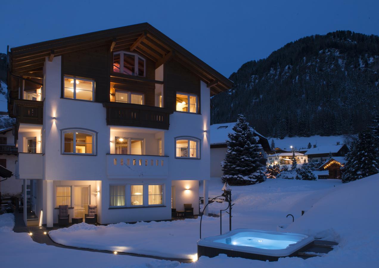 Apartments Antines Selva di Val Gardena Pokoj fotografie